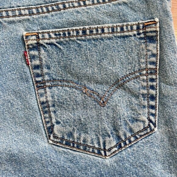 VINTAGE LEVI’S 505 Cut Off Medium Wash High Waisted Shorts Sz 36 Made in USA - Picture 6 of 7